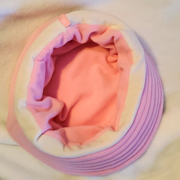 Soft Velour Woman Daisy Reversible Bucket Hat - Picture 5 of 9